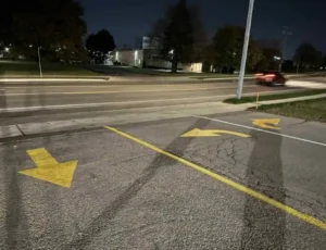 clear and reflective road signs